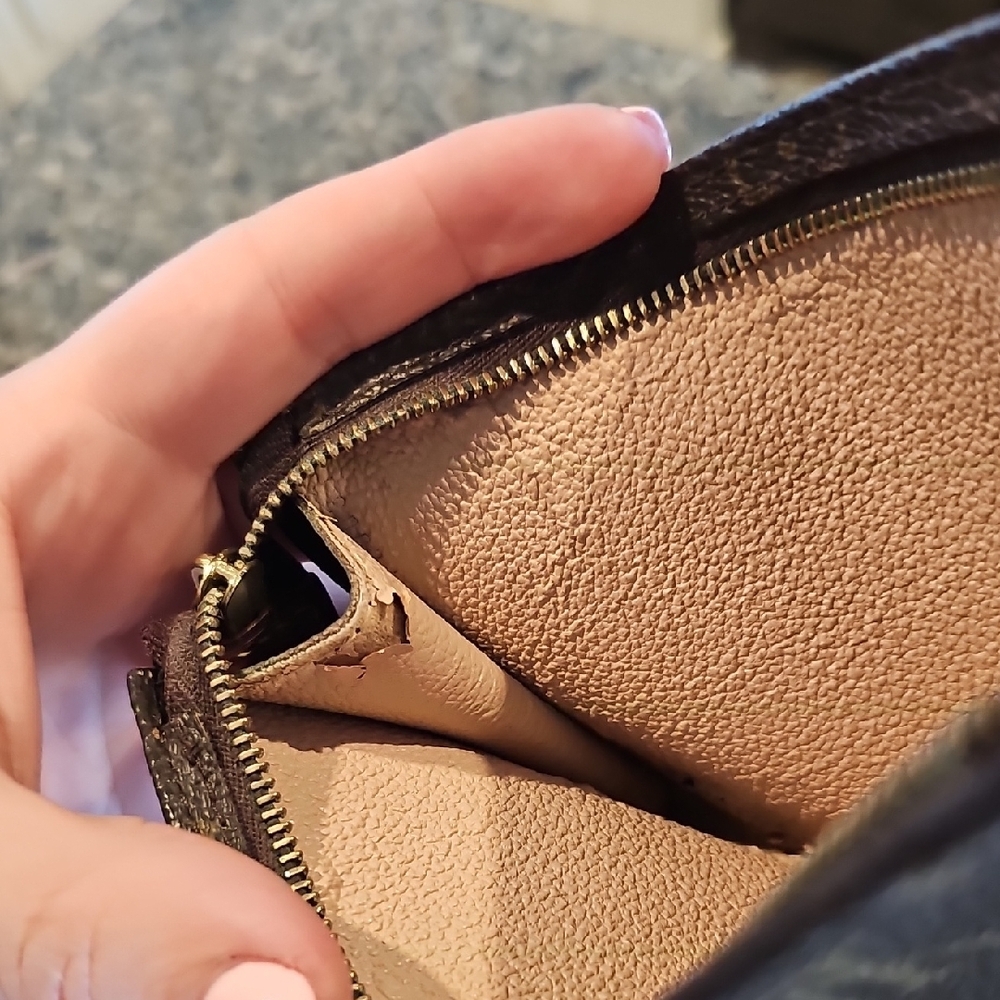 Vintage Louis Vuitton Brown and Tan Monogram Pouch - Picture 11 of 15